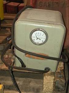 lot 115 image: Schauer Model BX2 6 Volt Battery Charger