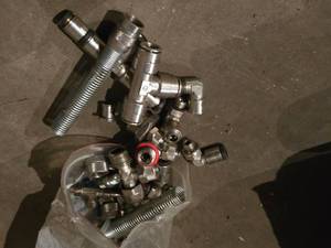 lot 116 image: Lot of  Air Line Fittings