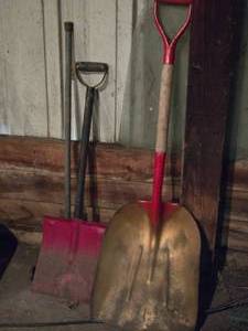 lot 127 image: Lot of (2) Snow Shovels