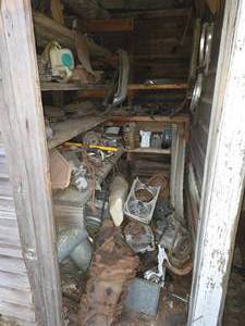 lot 142 image: Lot of  Vintage Classic Car Parts (assorted)