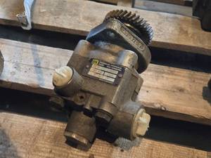 lot 147 image: LUK Heavy Duty Power Steering Pump VT73G