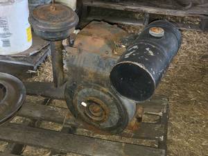 lot 168 image: Small Engine