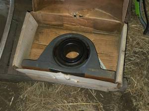 lot 179 image: Lot of (2) Salmaster Bearings Pillow Block