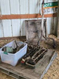 lot 182 image: Lot of (1 Pallet) Vintage 1977 Oliver Tractor Parts