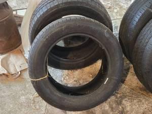 lot 190 image: Lot of (2) Uniroyal P21555R16 Tires