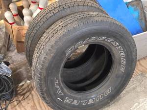 lot 192 image: Lot of (1) Bridgestone P26575R16 Tire