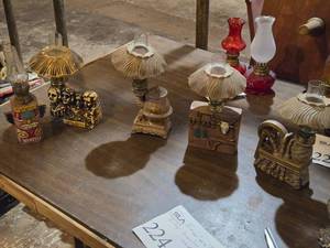 lot 224 image: Lot of (5) Vintage 8 Decortive Oil Lamps