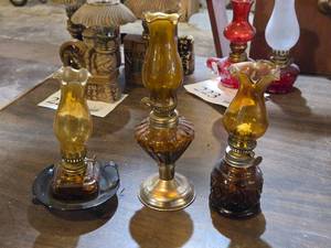 lot 225 image: Lot of (3) Vintage 8 Glass Oil Lamps (amber)