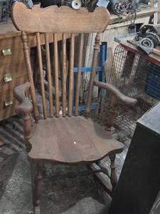 lot 254 image: Vintage 40 Wooden Rocking Chair