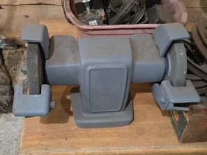 lot 262 image: Bench Grinder
