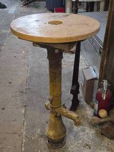 lot 272 image: Vintage 20 Water Pump Table