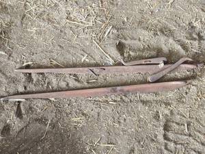 lot 288 image: Lot of (2) Vintage Fence Spreader