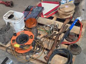 lot 301 image: Lot of (1 Pallet) Misc. Items