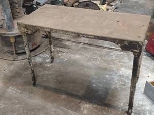 lot 303 image: Metal Table