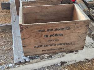 lot 309 image: Vintage Wooden Ammo Box