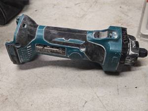 lot 1016 image: Makita� 18V Cut-Out Tool