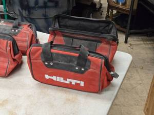 lot 1033 image: Hilti� 16 Tool Bag