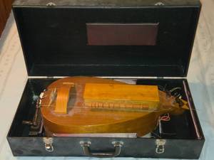 lot 491 image: Baroque Style Hurdy Gurdy