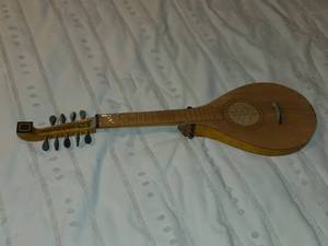 lot 501 image: Replica Renaissance Cittern