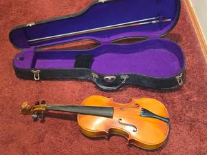 lot 522 image: 1963 Strad Copy Cupid Head Violin with Case