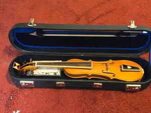 lot 521 image: Pochette (Pocket Fiddle) - 1976 by Stefano Conai (Cremona) with Case