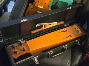 lot 507 image: Icelandic Fiddle - Fiola