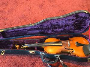 lot 538 image: Vintage Violin by Aegidius Klotz (1695) (Mittenwald Germany) with Case