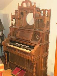 lot 588 image: Pump Organ by Chicago (USA)