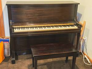 lot 590 image: Piano - Howard (Cincinnati) by Baldwin with Piano Bench