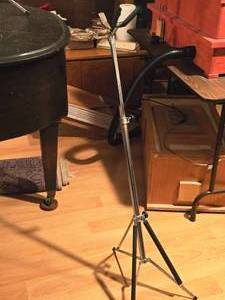 lot 603 image: Guitar Display Rack by Hamilton