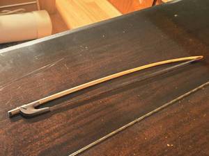lot 613 image: Violin Bow