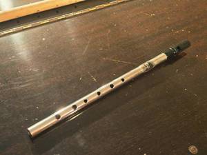 lot 622 image: Oak D Tin Whistle
