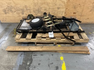 lot 8 image: Manure Spreader