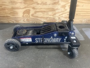 lot 11 image: Strongway Off-Road Jack, 3-Ton Capacity, 29in. Lift Height, Aluminum, Professional Grade MSRP $349.99