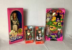 lot 54 image: Mattel Western Barbie Doll in Box , Kelly Club Reindeer Chelsie(NIB)  & Snowman Tommy(NIB) plus Halloween Fun Lil Friends of Kelly Gift Set (NIB)