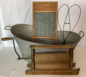 lot 27 image: Vintage Wash TubWashboardRinger Lot
