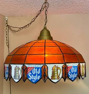 lot 10 image: Vintage 23 Hellemans Old Style Beer Tiffany Style Swag Hanging Lamp