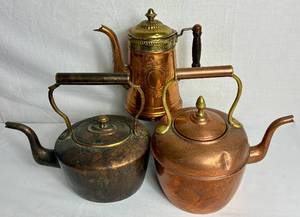 lot 127 image: Bundle of 3 Vintage Copper Coffee and French Tea Pots