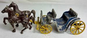lot 126 image: Vintage Stanley Toys Cast Iron Horse Drawn Surrey Carriage