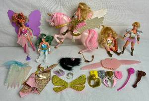 lot 70 image: She-Ra Princess of Power Action Figures and Swift Wind Horse plus Accessories
