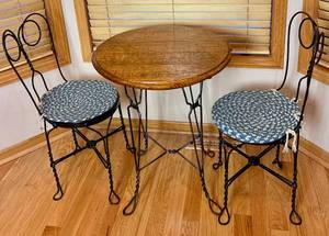 lot 194 image: Bistro Table and 2 Chairs