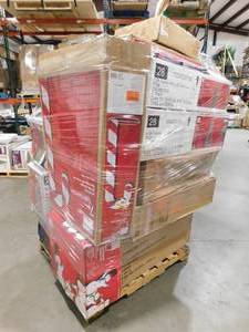 lot 2 image: Christmas Holiday Sale  Pallet of Store Returns