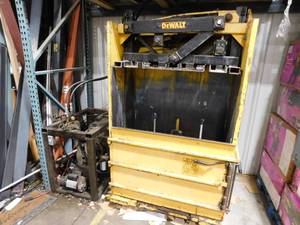 lot 11 image: M42BC Vertical Stockroom Baler