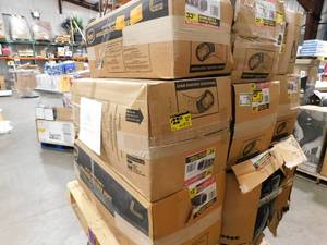 lot 50 image: Pallet lot of Insulated Duct