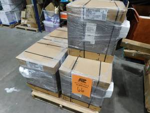 lot 66 image: (5) Bosch 2.5 Ton Upflow  Down flow Full Cased Coil - C Cabinet