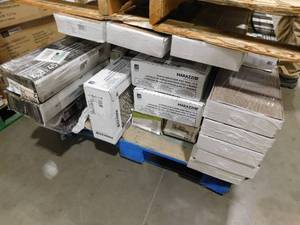 lot 79 image: Wholesale Pallet Lot Miscellaneous Flooring Items