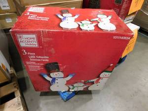 lot 93 image: VEIKOUS 4 ft. Snowman Family Outdoor Christmas Holiday Yard Decoration Warm White LED(3-Piece)