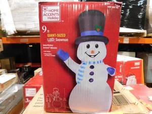 lot 101 image: Gemmy 9-FT Giant-Sized LED Snowman in Top Hat & Blue Scarf Christmas Inflatable