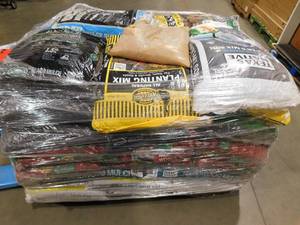 lot 151 image: Pallet lot of Mulch