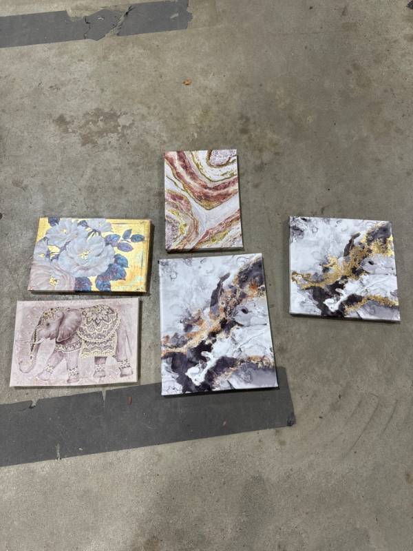 lot 0055 image: Assorted Canvas Art Prints